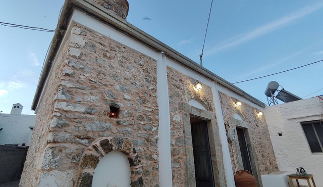 Amarantos-Traditional Village House-Apollona