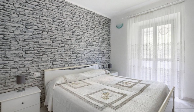 Apartment 'Da Ercolino' with Sea View, Balcony and Wi-Fi
