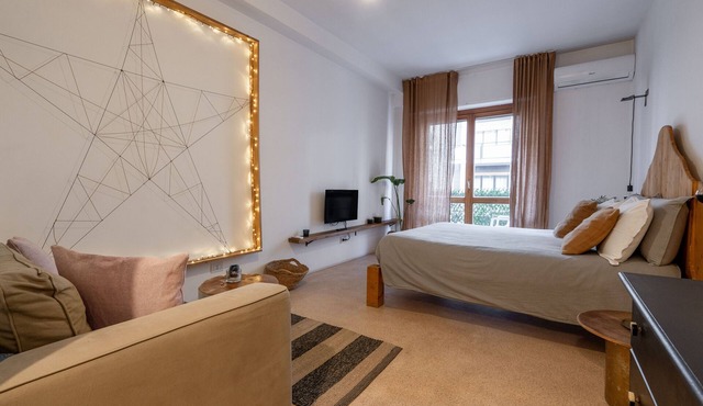 Apartment 'Home Putignani 181' with Private Terrace, Wi-Fi and Air Conditioning