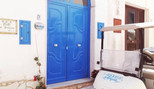 Apartment 'Marettimo Con Vista Giardino' with Private Garden, Wi-Fi and Air Conditioning