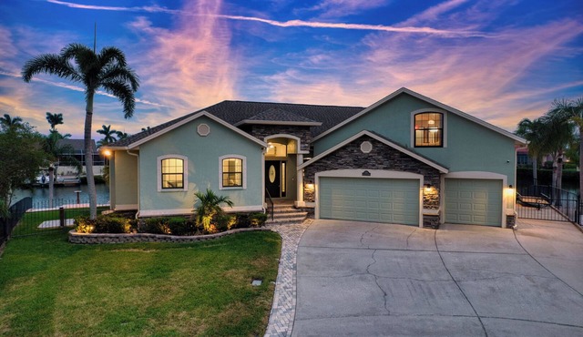 Apollo's Anchor: Waterfront Stay w/Pool & Game Room