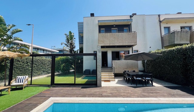 Atlantic House - Beachfront Luxury House