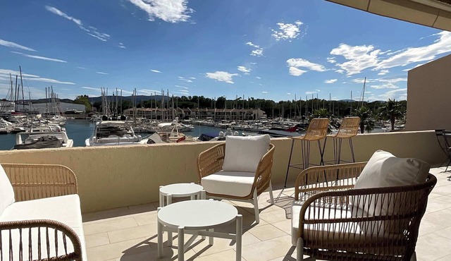 Au coeur d'un port-Port Cogolin Marina