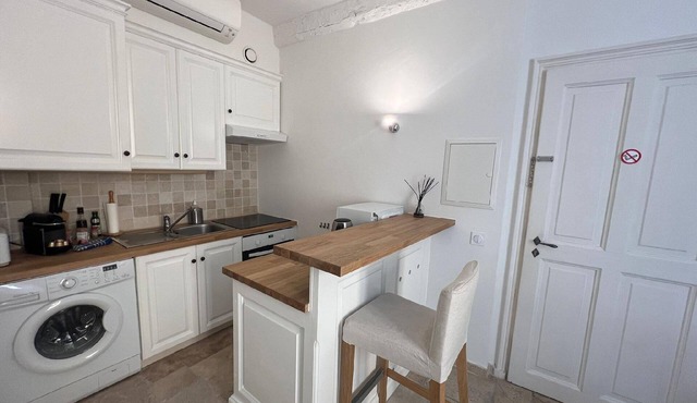 Authentic studio in the heart of the village