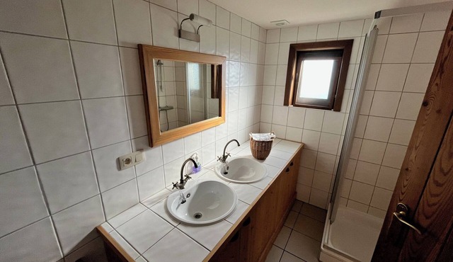 Averulle, a tranquil 3-bedroom house in Kortemark neighborhood