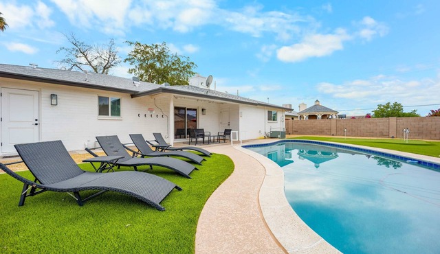 Backyard, Private Pool, Putting Green|Desert Views