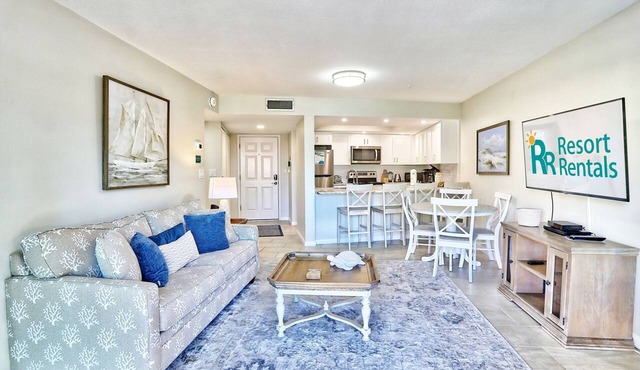 ☀Beach Access On Site🌴Land's End 1-203🐬Beautifully Updated🐠Across from Pool