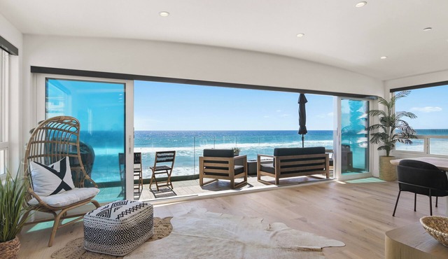 Beachfront Boho Dream Penthouse. Walk 2 Everything! Newly designed SLEEPS 10!