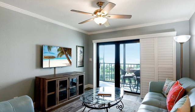 ☀Beachfront Condo🌴Beautiful Updates🐬10/302 at Land's End🏖️Tons of Amenities