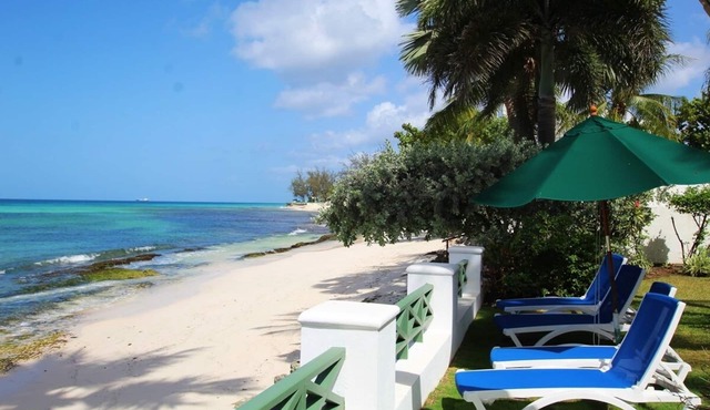 Beachfront Studio with Pool