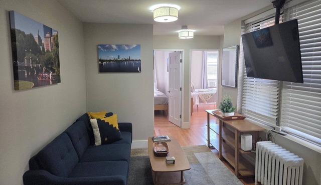 Beacon Hill 2brm/1.5bath