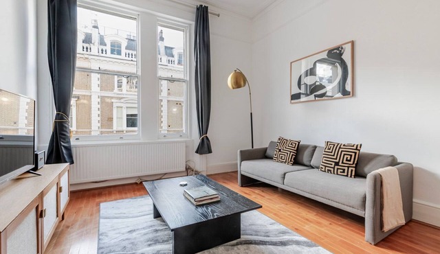 Blueground | Bayswater, views, nr Kensington Gardens