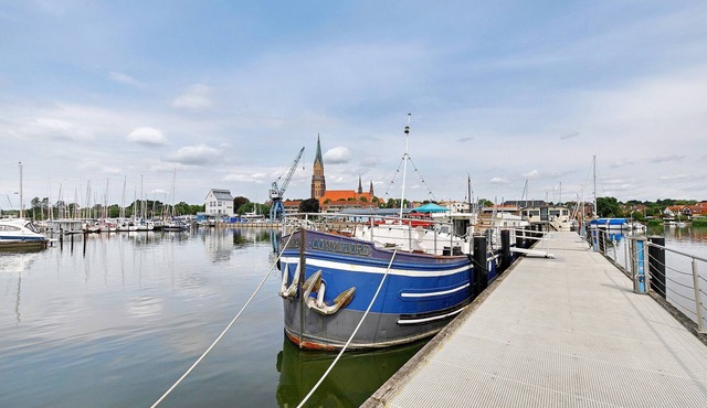 Boat 'Commodore' with Sea View, Private Terrace and Wi-Fi