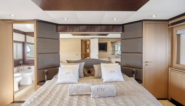 Boat 'Yacht Joy 4 Cabin' with Private Terrace, Wi-Fi and Air Conditioning