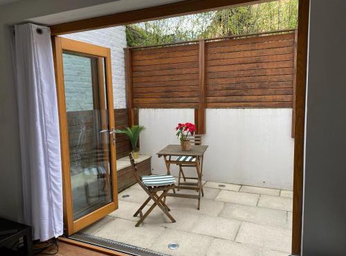Boutique Putney Riverside Apartment
