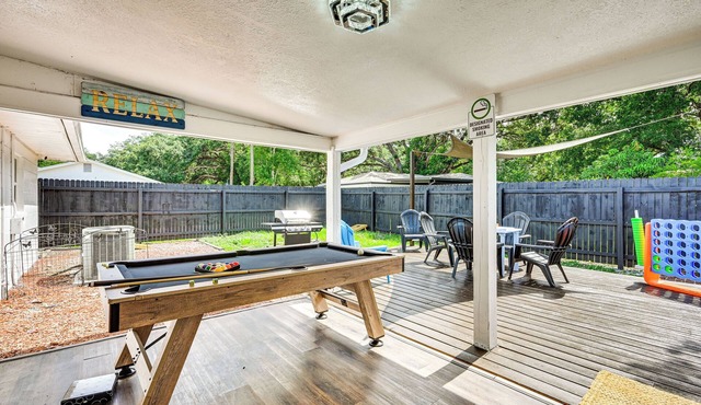 Breezy Lutz Home w/Patio: Perfect for Long Stays