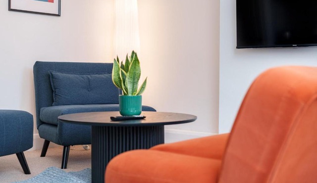 Bright & Contemporary Peckham Stay