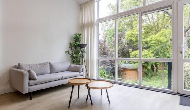 Bright Ground-Floor Apartment with Garden