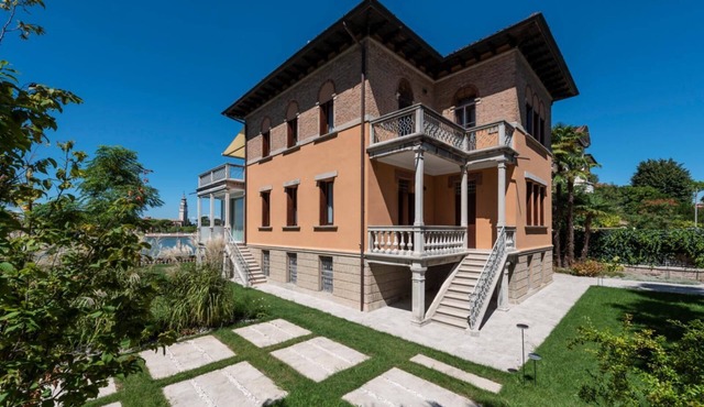 Ca’ delle Contesse Luxe Waterfront Liberty Villa