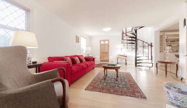 Calm & Spacious Cottage in SW13, 30 Minutes from Downtown London