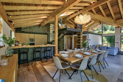 Chalet Black Stone