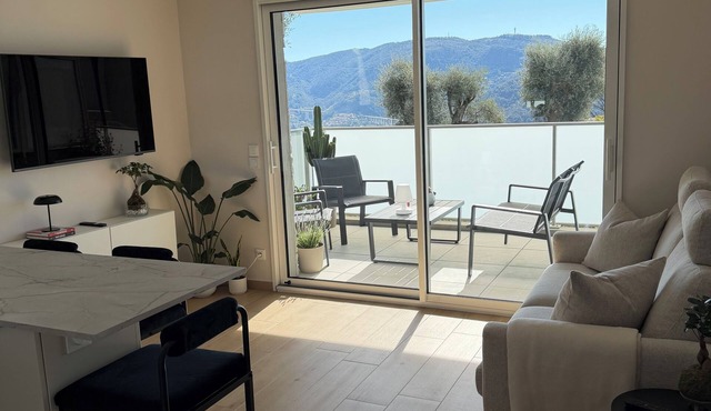Charming 2-room apartment on the heights of Nice