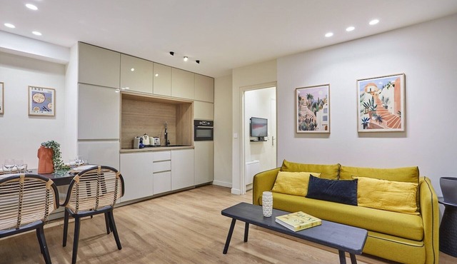 Charming Apartment Center of Paris Montmartre