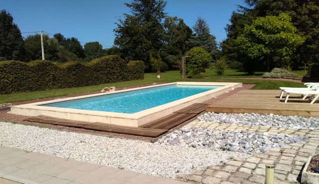 Charming Cottage with Pool and Garden, Near Le Mans