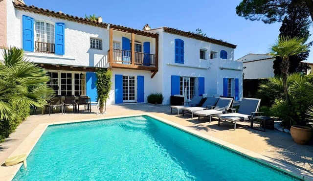 Charming house, pool and AC - 10 guests