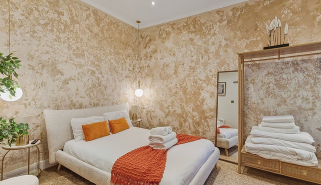 Charming Modern One-Bed in Vibrant West London