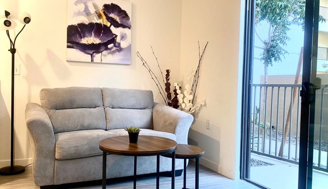 Charming studio in welcoming Phoenix with AC, fitness room, WiFi