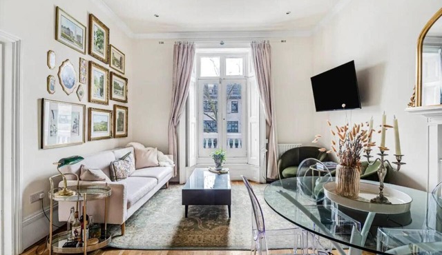 Chic & Cosy Flat, 4-Min Walk to Pimlico Tube. Pet Friendly
