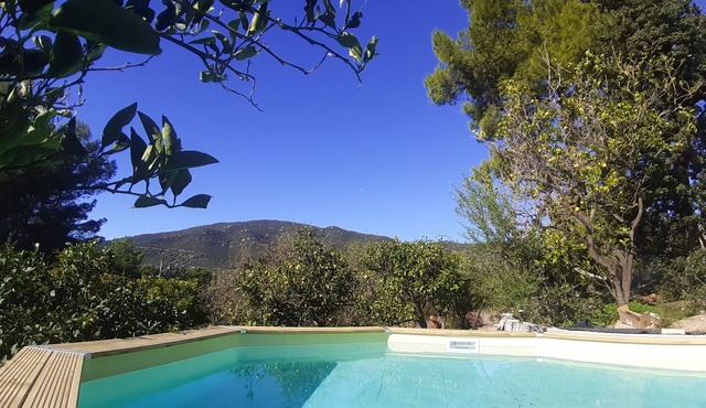 Comfortable country house with garden and private pool, 4km from Solanas beach.