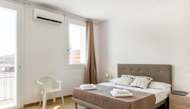 Comfortable room with private bathroom is part of the San Vincenzo Rooms Guest House and is perfect for 2 guests. The accommodation is located in the renovated building in Vigonza, which is 10 minutes by car from the center of Padua and on the direct rou