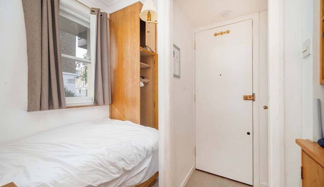 Compact Studio in Vibrant Pimlico