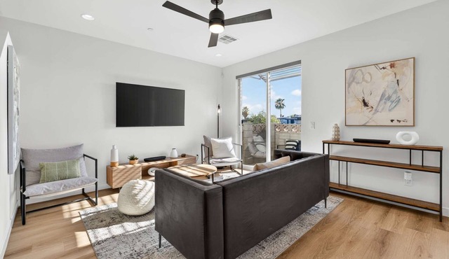 Copper Sky Townhome - Pool & Gym