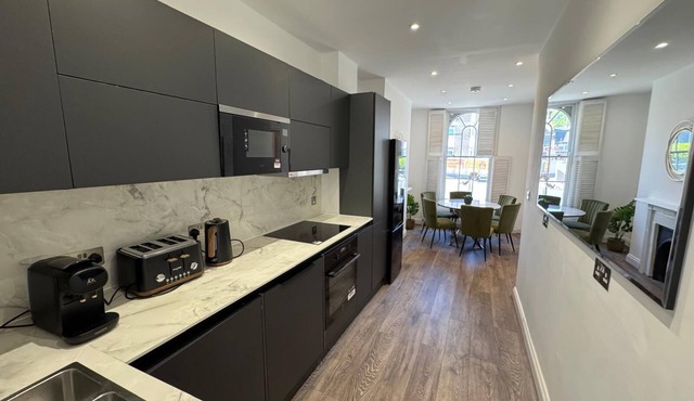 Cosy Townhouse In Central London