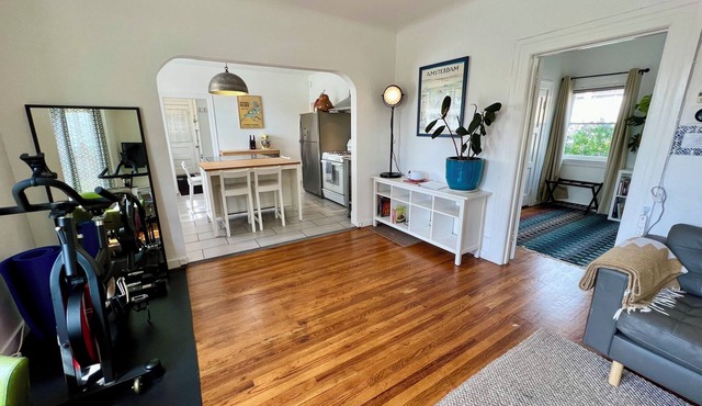 Cozy & Comfy Minutes to Levi’s, SCU, Tech Co. & SJC