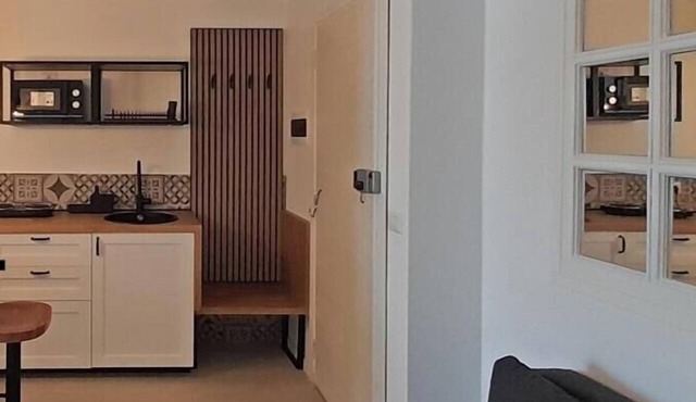 DIMORA "RIGHT&LEFT" Double accommodation, center of Bari, ideal for 2 families