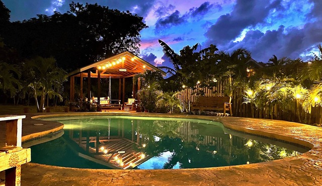 DreamSpace Estate/Private Pool, Car & Beach Access