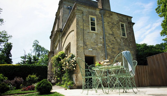 Enjoyable 2-bedroom cottage in charming Warminster perfect for relaxing
