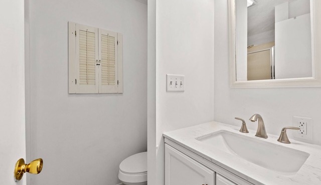 Entire Duplex - Two Separate Entrances - Book Now for Summer!