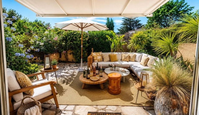 Exceptional cottage with private garden, 100m from Tahiti beach & St Tropez 2mn