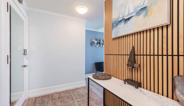 Executive-next to Convention Center + Free Parking
