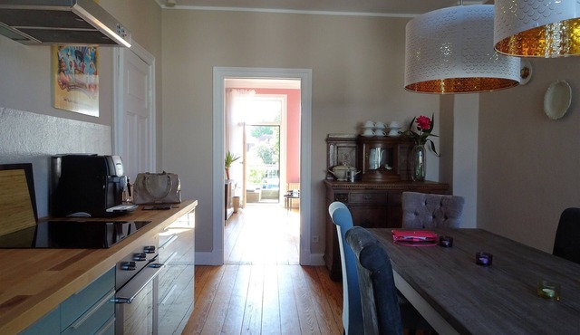 extravagant old building 80m² center, Lübeck, 3 bedrooms, kitchen, XXL sofa