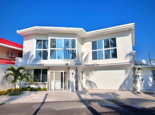 FQ Chalets en Costa de Oro Chalet 1