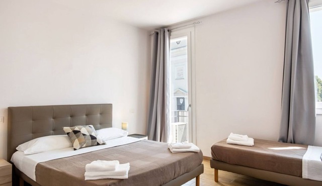Functional and spacious room with private bathroom is part of the San Vincenzo Rooms Guest House and is perfect for 2 guests. The accommodation is located in the renovated building in Vigonza, which is 10 minutes by car from the center of Padua and on th