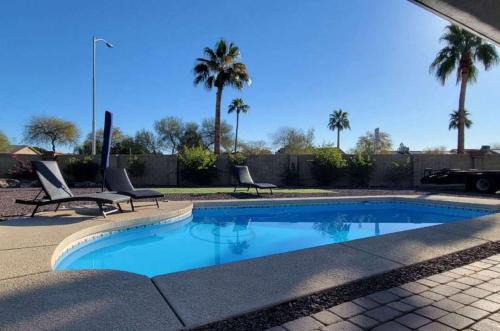 Glendale Escape Private Pool & Charming Patio