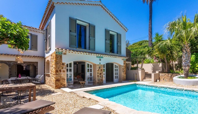 Ground-Floor Villa with Separate House “Strelitzia” Near the Beach