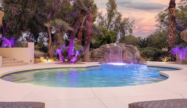 HÓZHÓ|Resort Style Pool & Tub |Theater|Pickleball